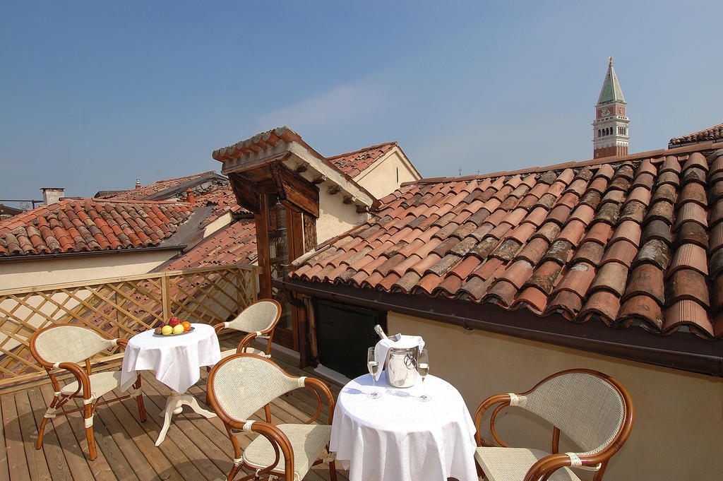 Antica Locanda Al Gambero Hotel Venice Exterior photo